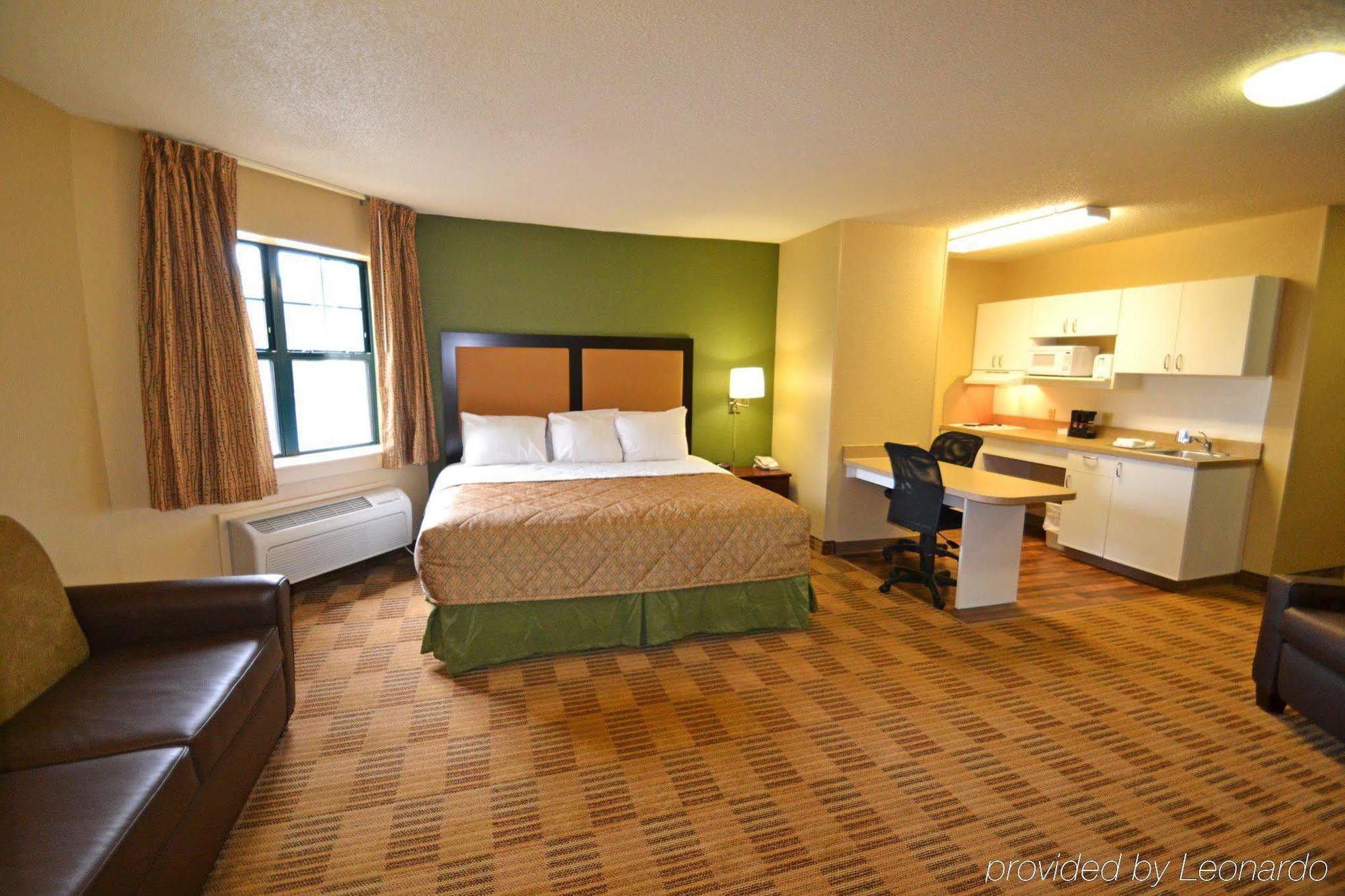 Extended America - Syracuse - Dewitt 2* East Syracuse